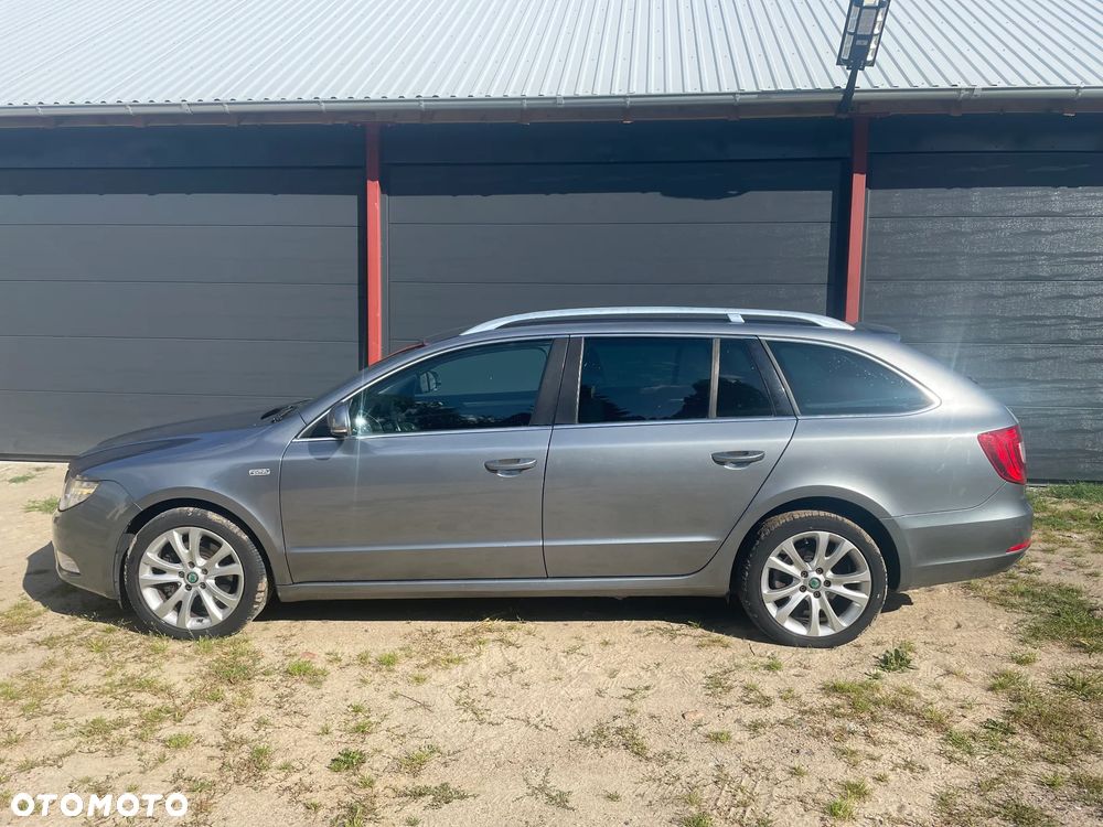 Skoda Superb 2.0 TDI Family DSG - 5