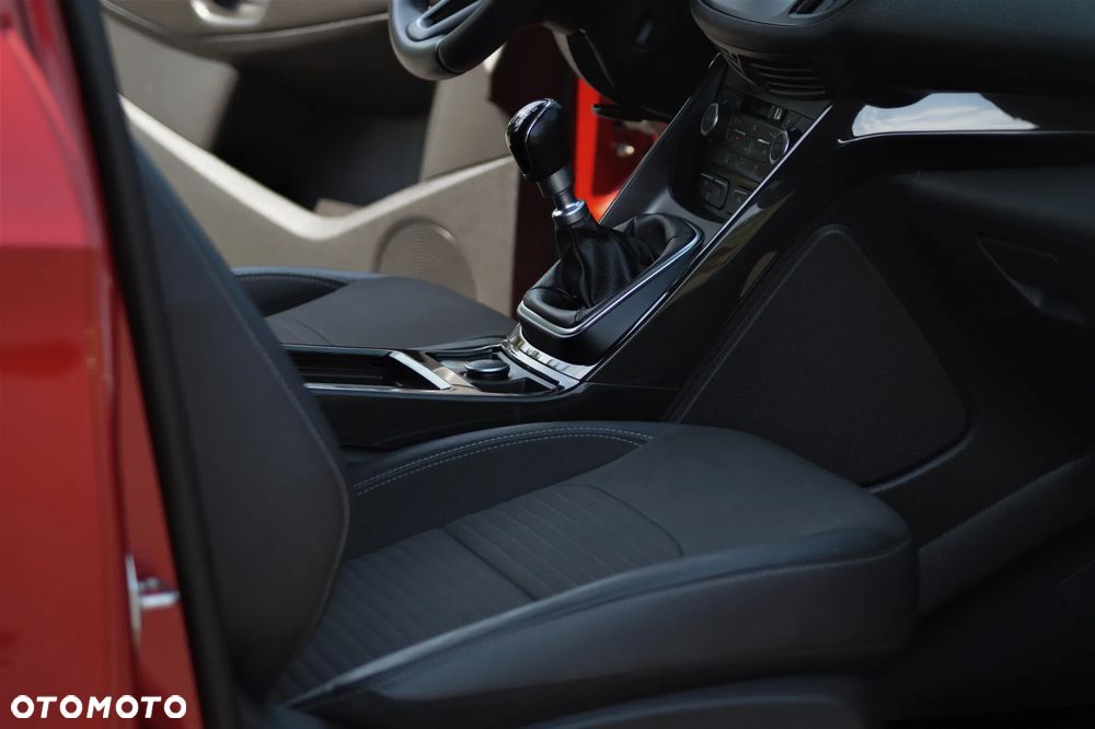 Ford Kuga - 1
