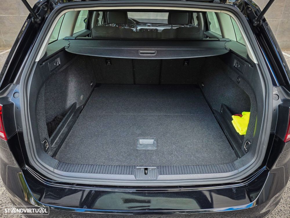 VW Passat Variant - 11