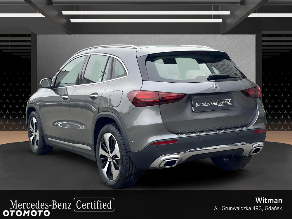 Mercedes-Benz GLA - 4