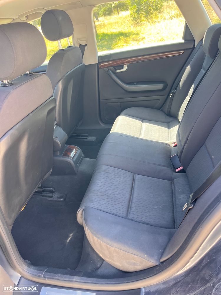 Audi A4 Avant 2.0 TDI - 10