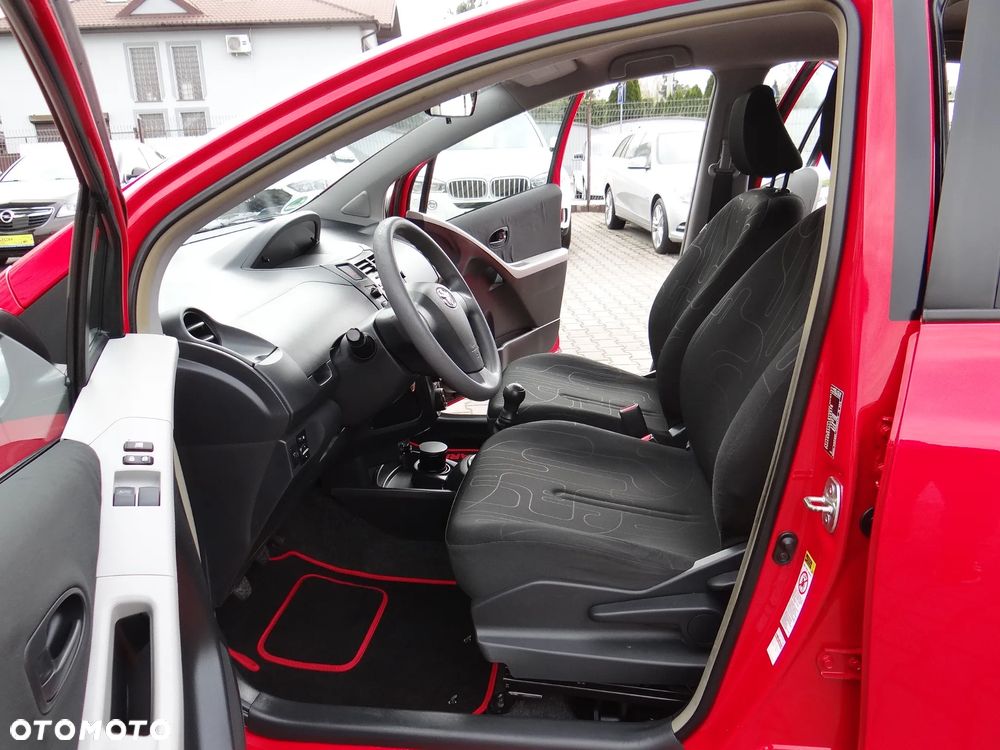 Toyota Yaris 1.0 Terra EU5 - 23