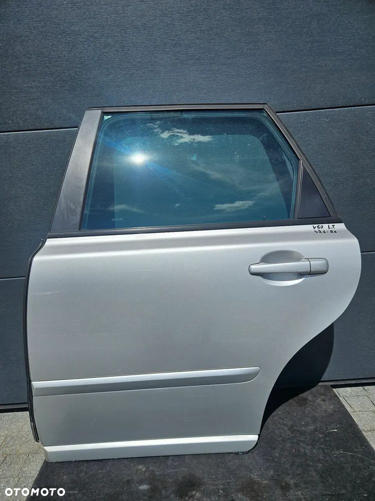Volvo V50 Lift Drzwi Lewe Tylne Lewy Tył 462-26 Kolor