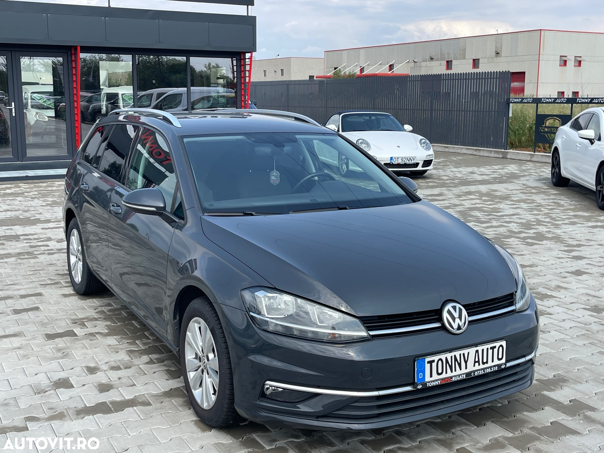 Volkswagen Golf 1.6 TDI (BlueMotion Technology) Comfortline - 4