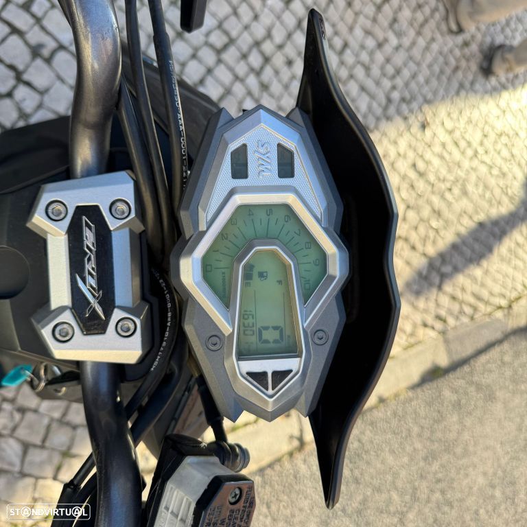 Sym FIDDLE CROX 50 - 24