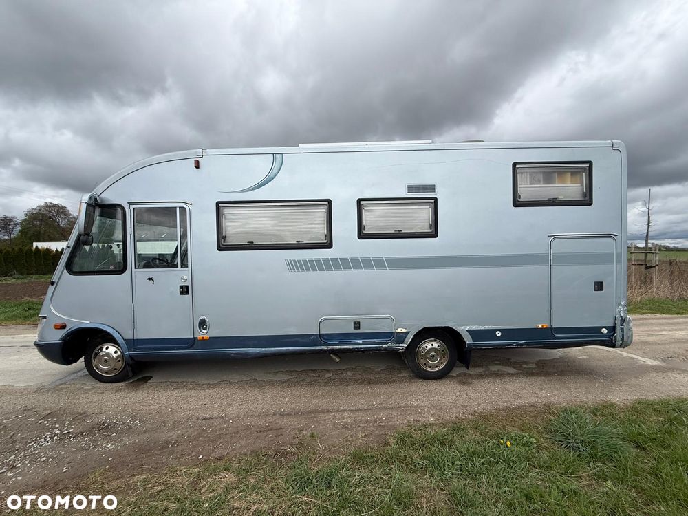 Mercedes-Benz RMB - 8