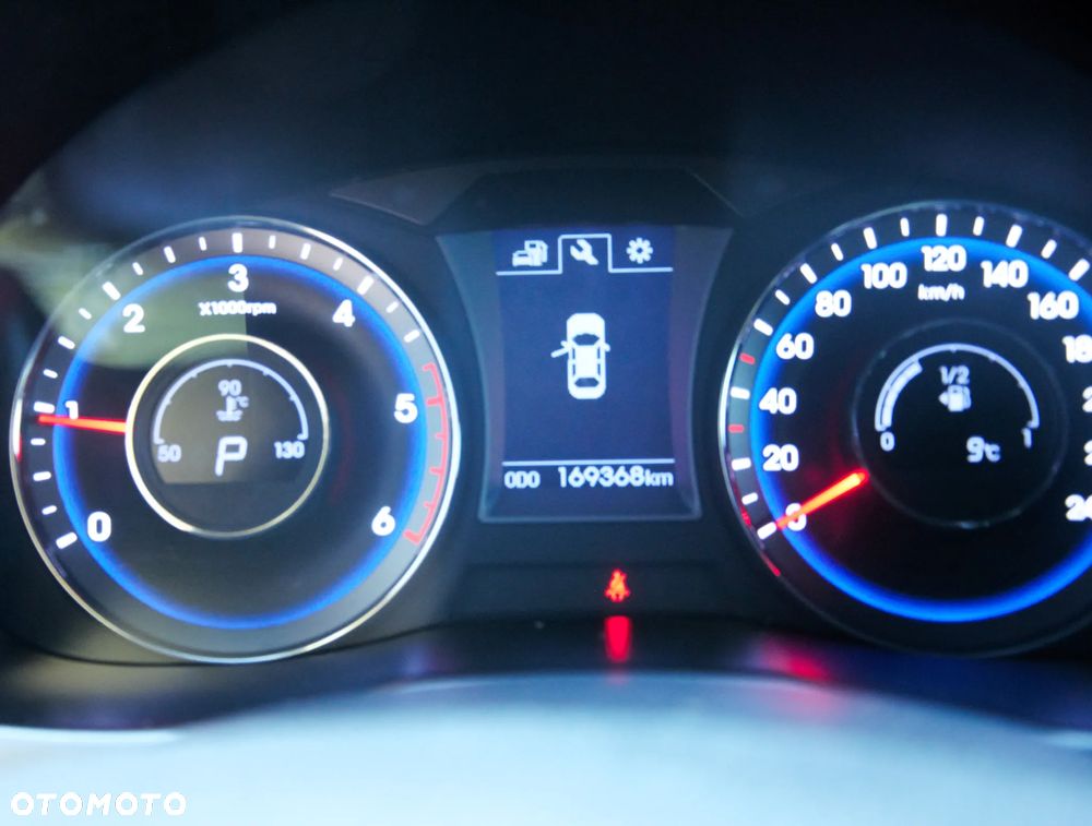 Hyundai i40 Kombi blue 1.6 CRDi DCT Space Plus - 16