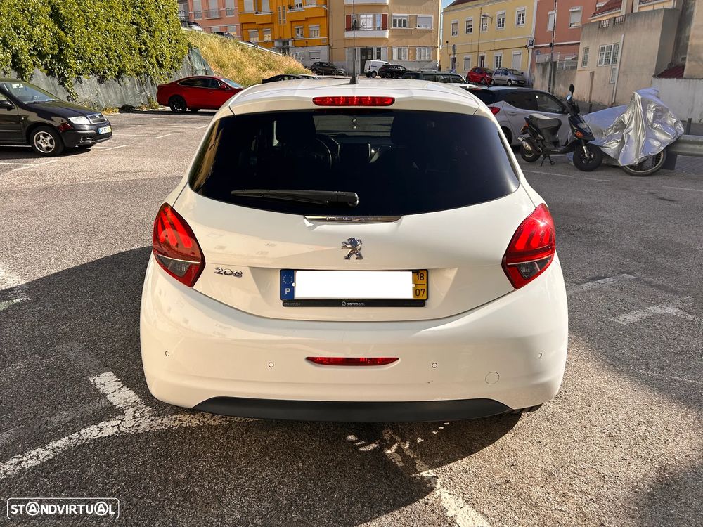 Peugeot 208 1.2 PureTech Signature - 4