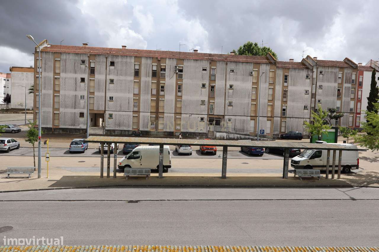 Apartamento T2+1 - Vale da Amoreira - Grande imagem: 2/20