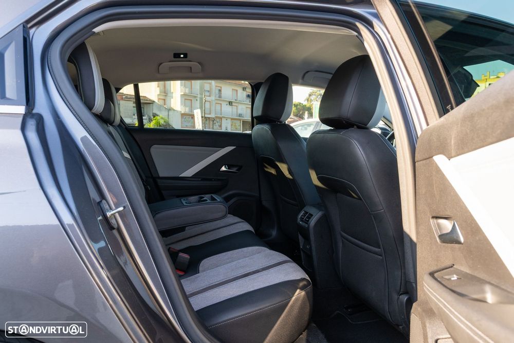 Opel Astra 1.5 D Elegance - 13
