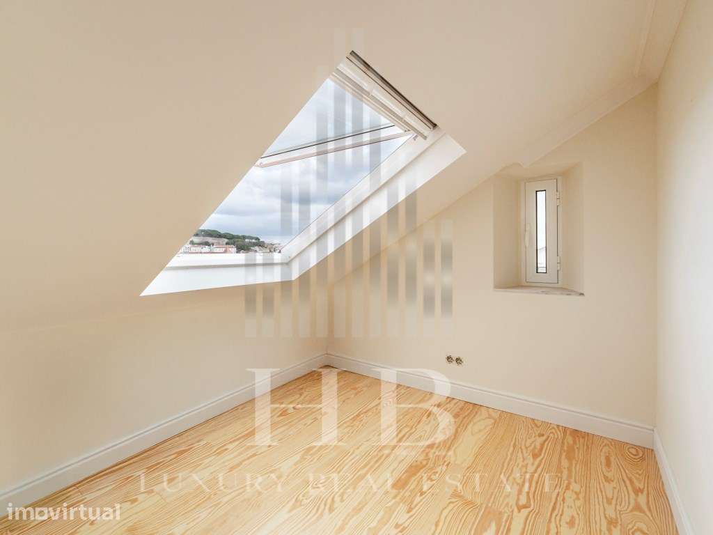 Apartamento T2 Renovado com Vista Rio | Chiado | Lisboa - Grande imagem: 5/37