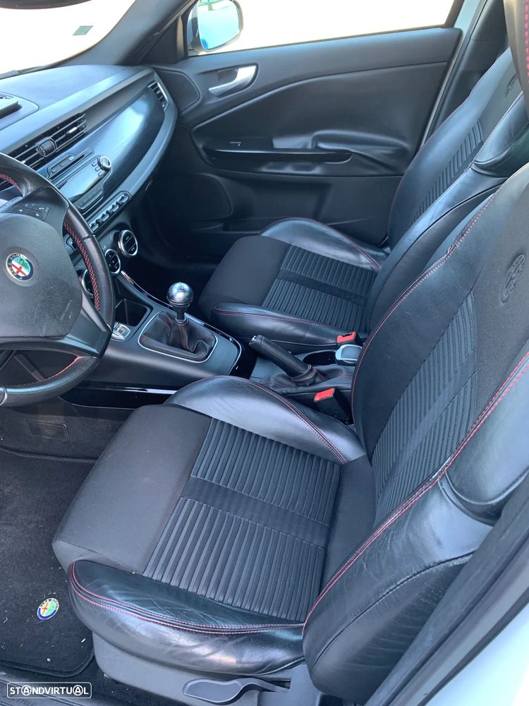 Alfa Romeo Giulietta 1.6 JTDM Distinctive - 5