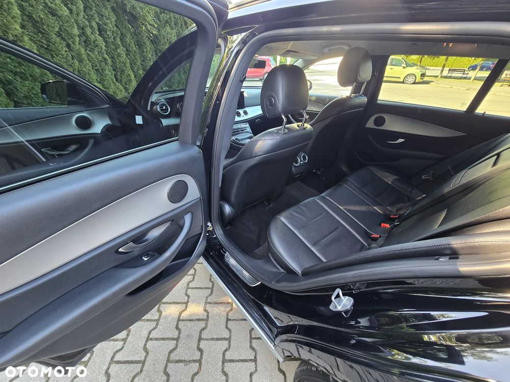 Mercedes-Benz Klasa E 200 9G-TRONIC - 29