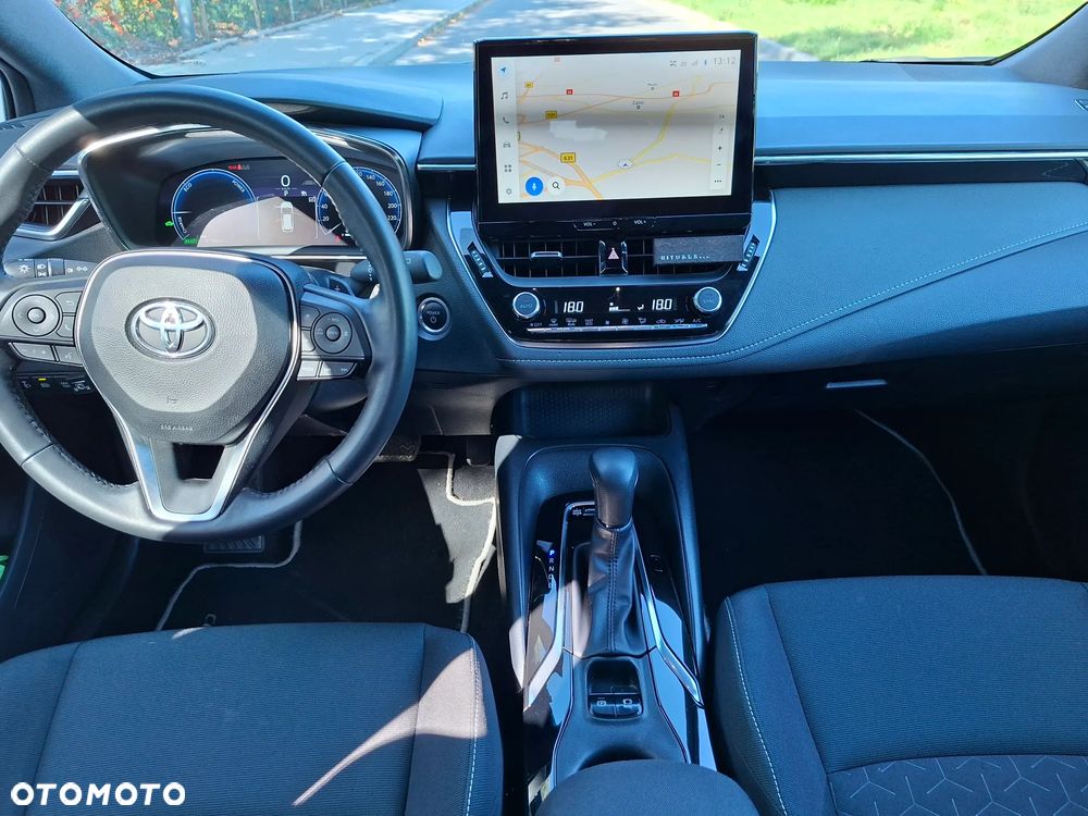Toyota Corolla ver-1-8-hybrid-active - 9