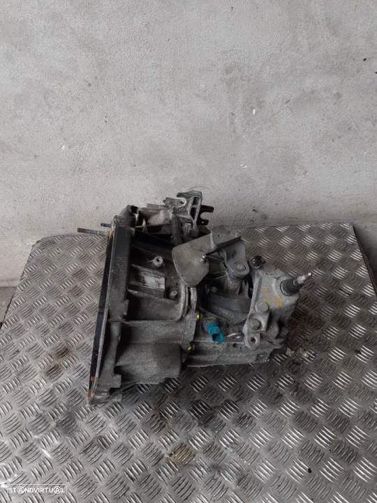 Caixa de 6 velocidades Renault Megane 1.5 105cv (05-2008) ref: TL4 001 - 2