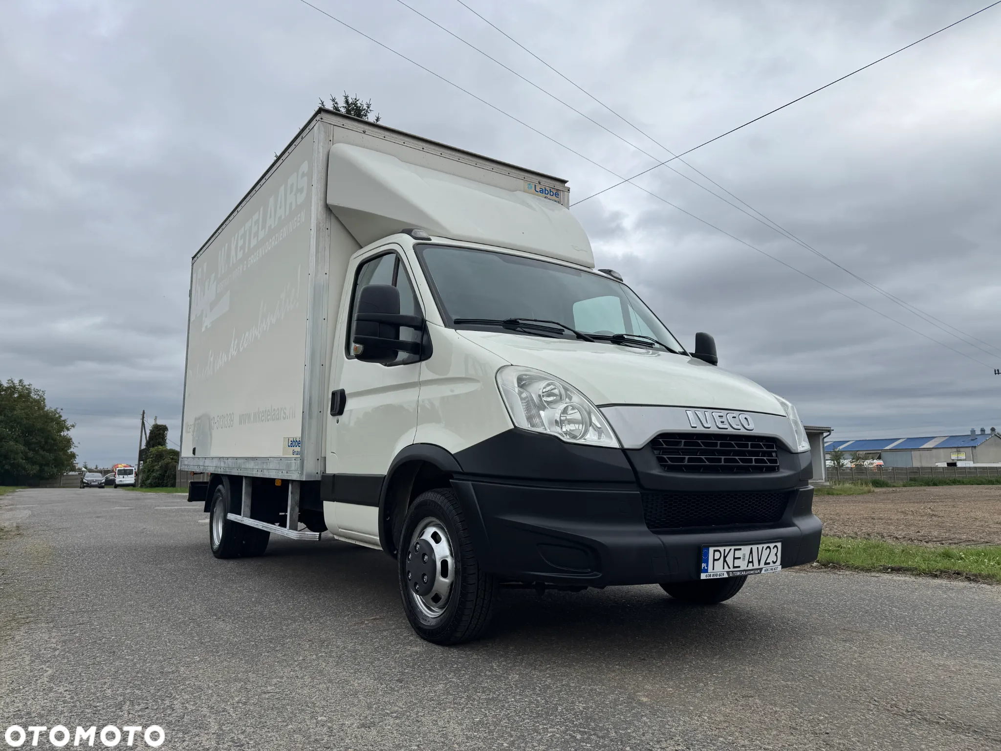 Iveco 35C15 * 3.0 / 150KM * Kontener / Rama * Koła bliźniacze * Rozstaw osi: 4.1m * - 5