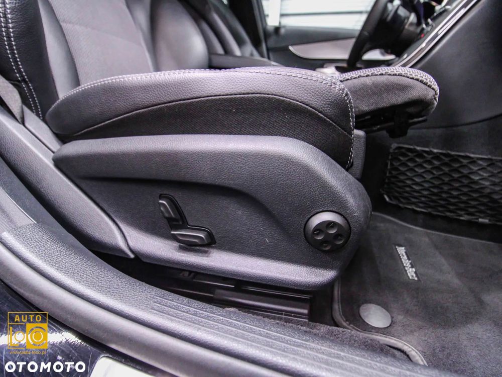 Mercedes-Benz Klasa C 300 d 9G-TRONIC Avantgarde - 30