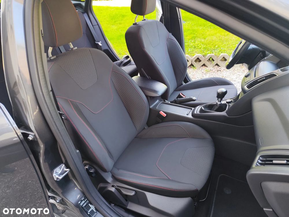 Ford Focus Turnier 1.5 EcoBoost Start-Stopp-System ST-Line - 18