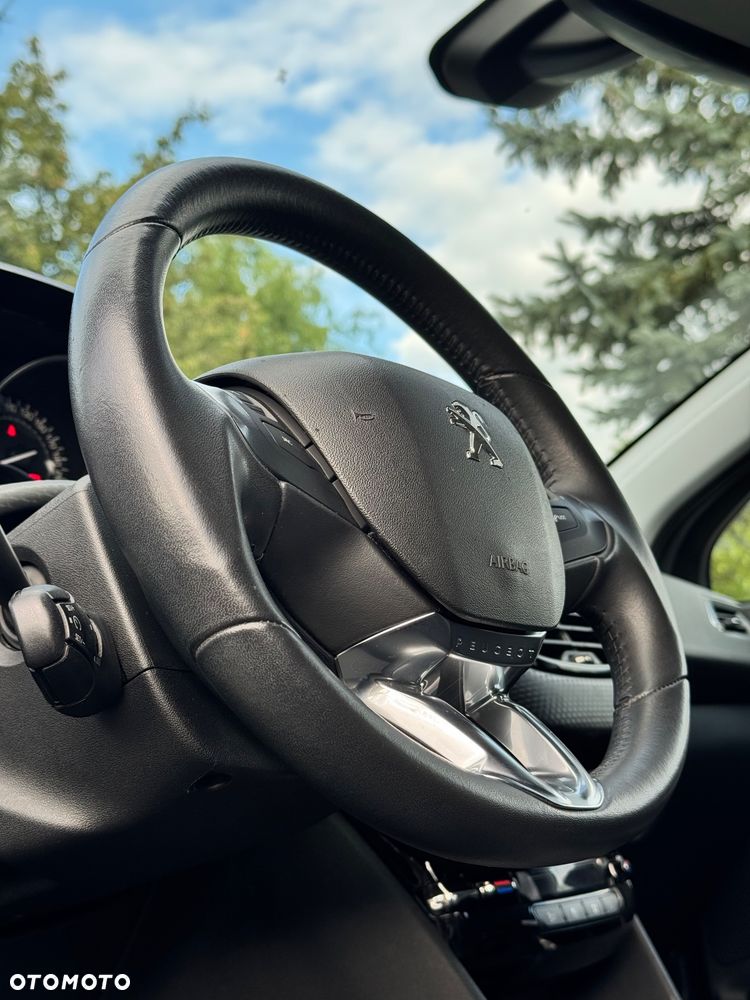Peugeot 2008 1.5 BlueHDi Style - 6