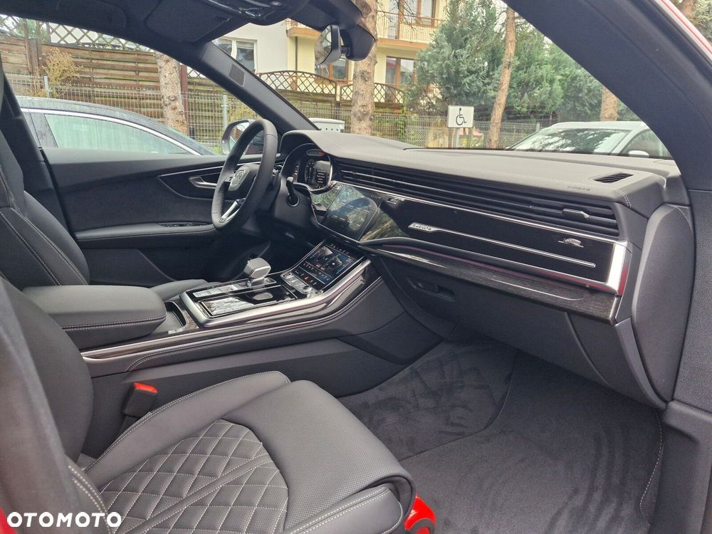 Audi Q8 - 11