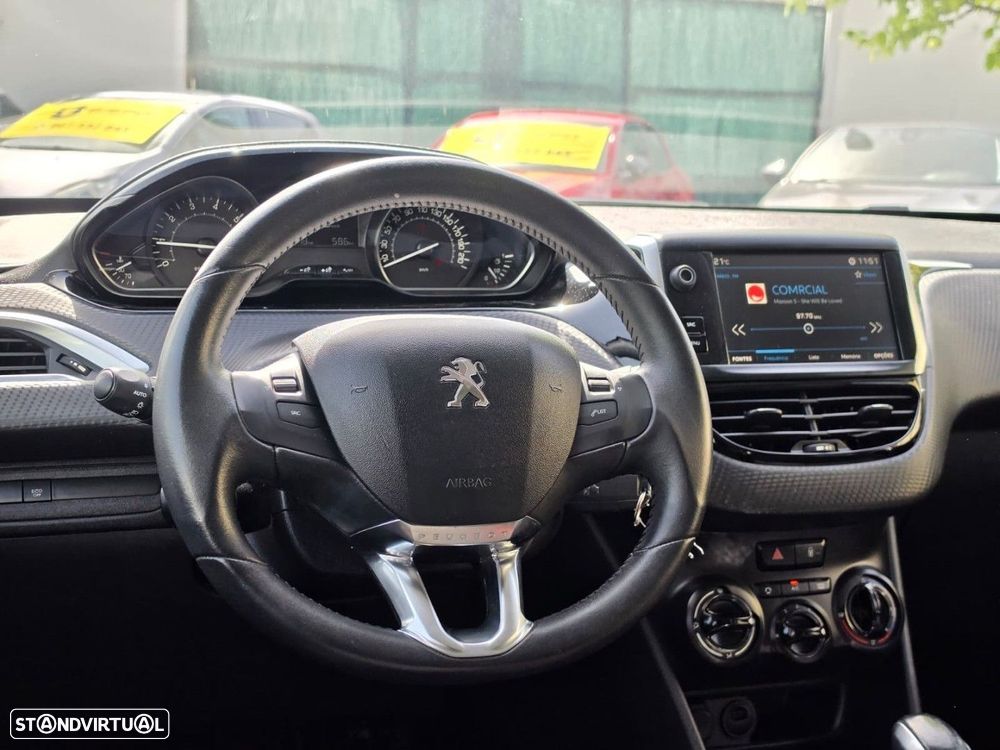 Peugeot 208 1.2 PureTech Signature - 14