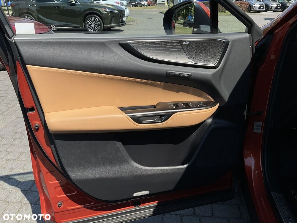 Lexus NX 350h Omotenashi AWD - 18