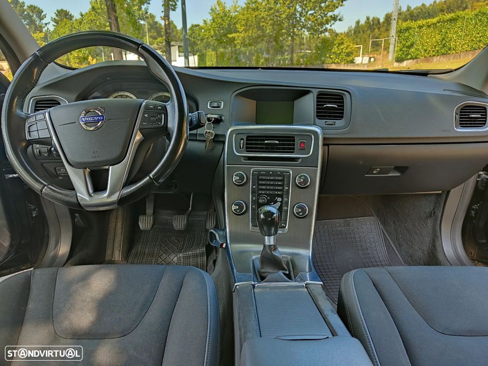 Volvo S60 2.0 D3 Kinetic - 3