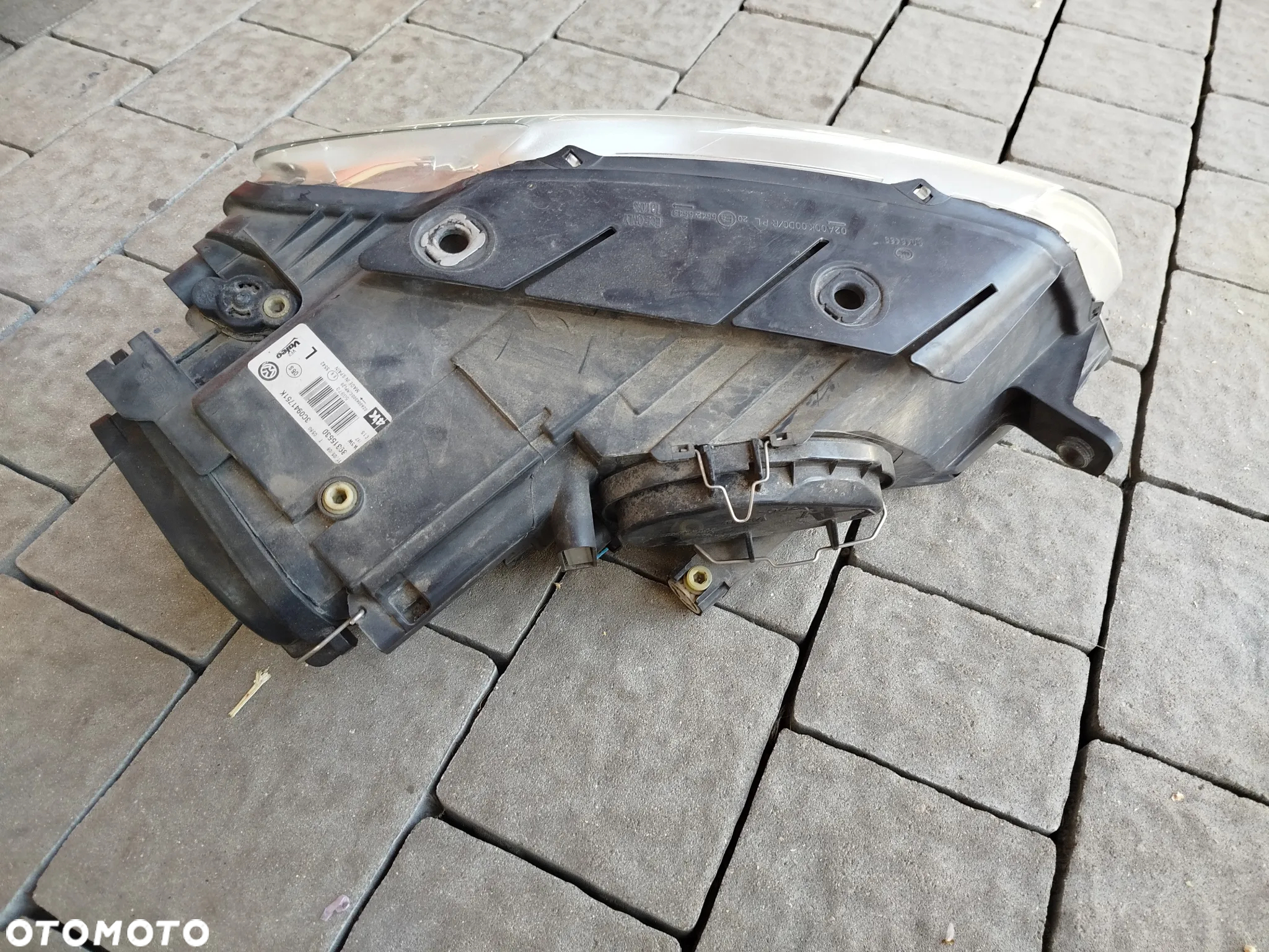 VW Passat B6 lampa przednia lewa  Xenon - 3