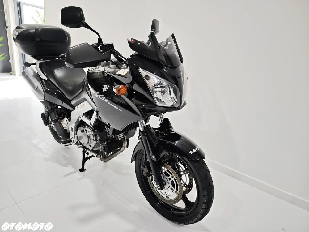 Suzuki V-STROM - 10