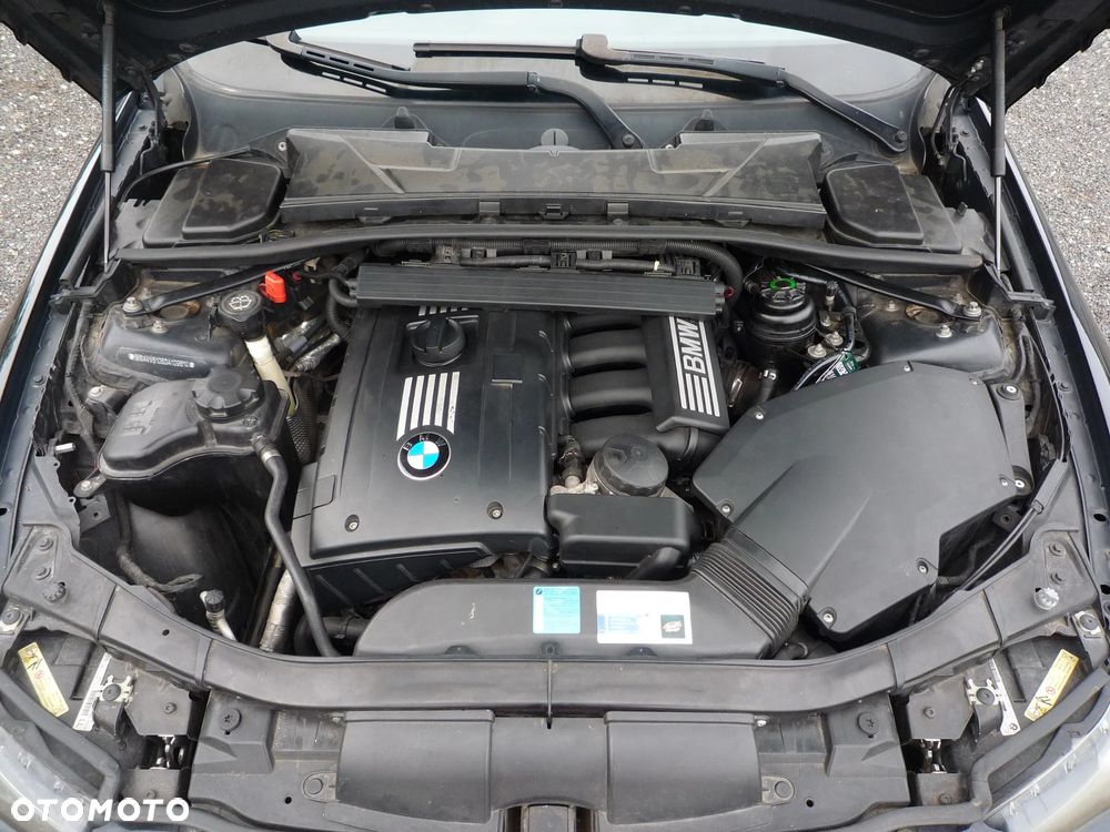 BMW Seria 3 325i xDrive - 39