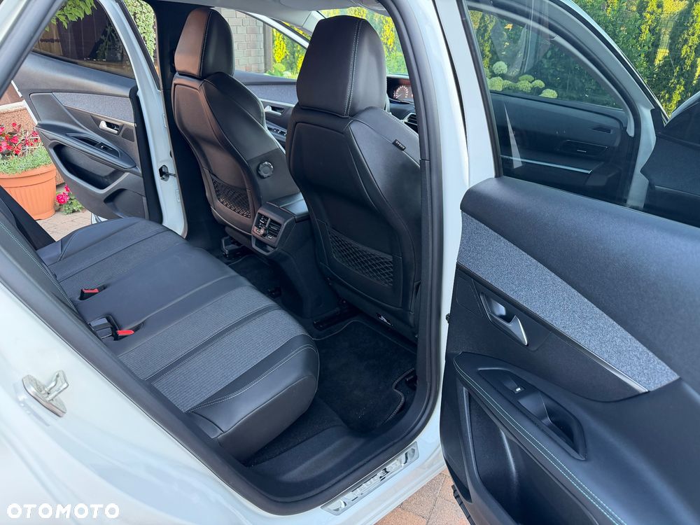 Peugeot 3008 1.5 BlueHDi GT S&S EAT8 - 27