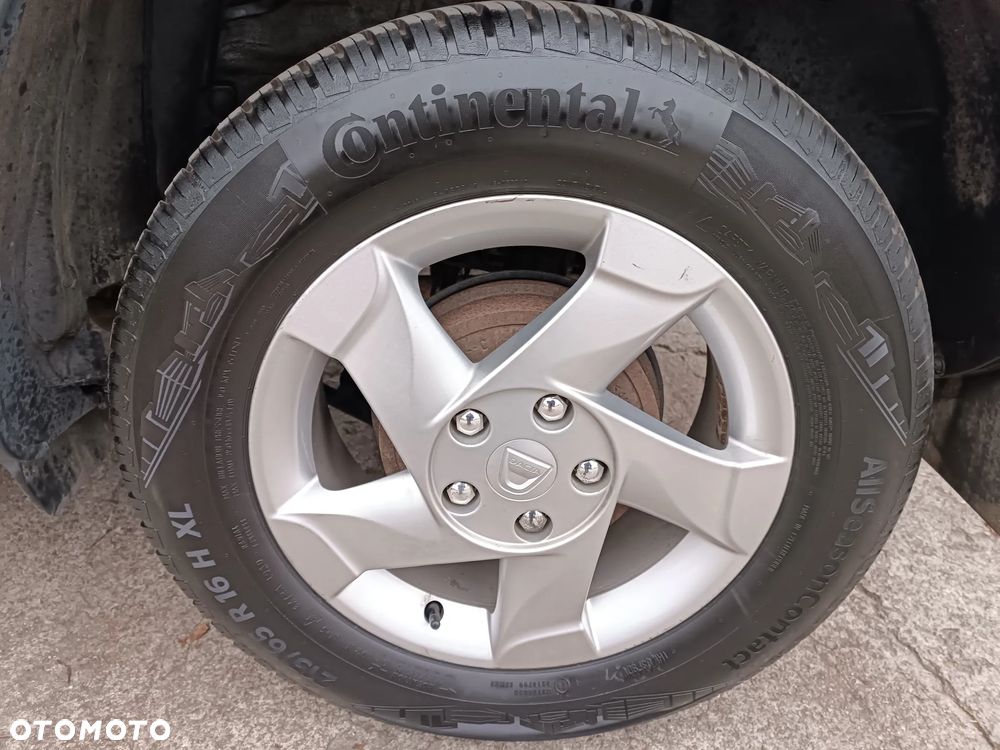 Dacia Duster 1.6 Laureate 4x4 - 17