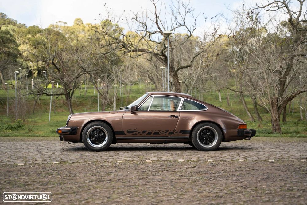 Porsche 911 Série G - 8