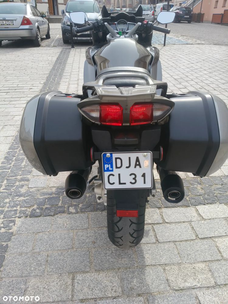 Yamaha FJR - 4