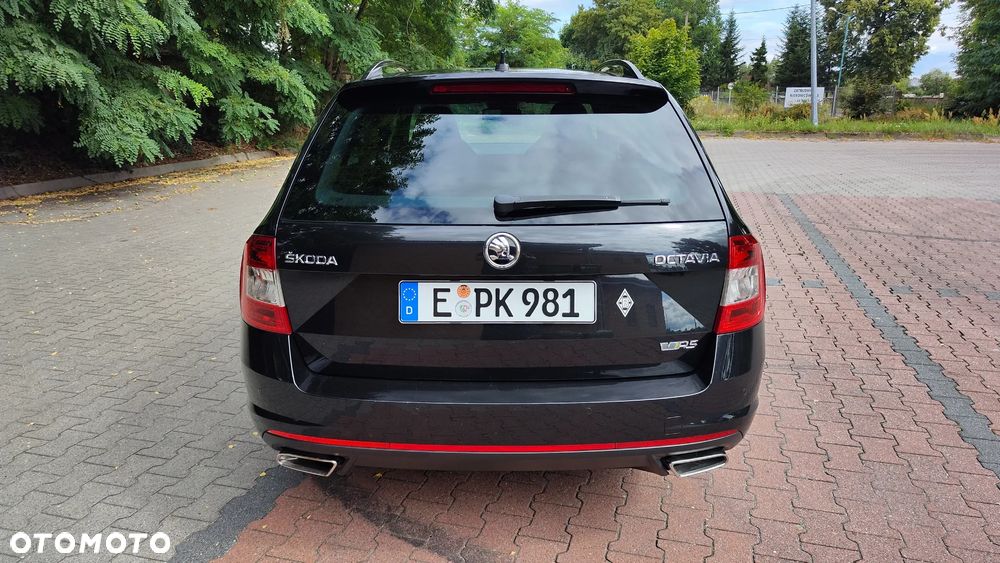 Skoda Octavia 2.0 TDI DSG RS - 8