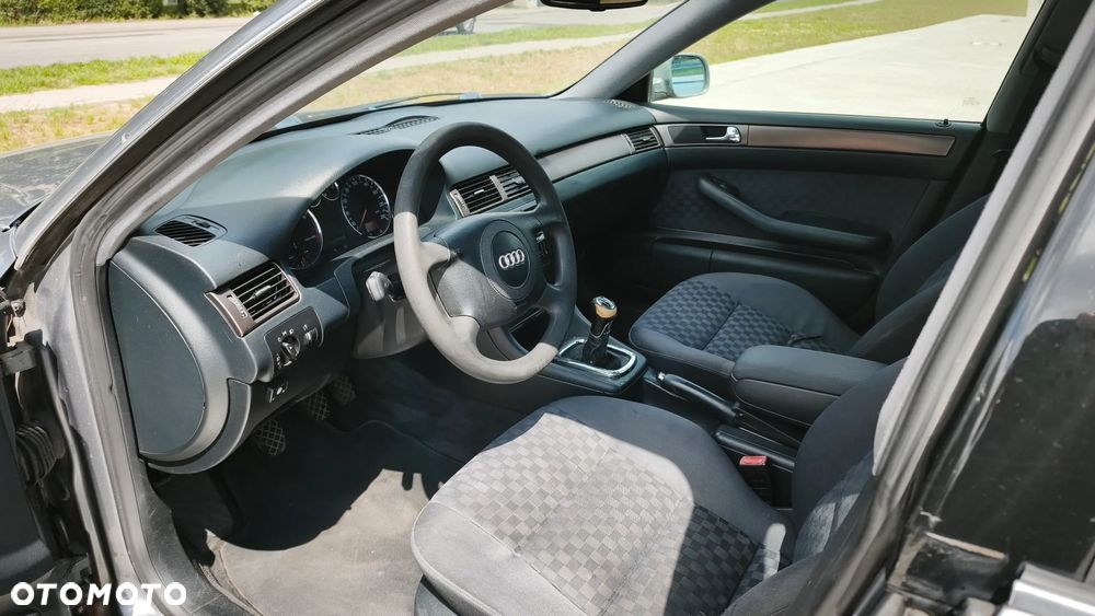 Audi A6 Limousine 2.4 - 6