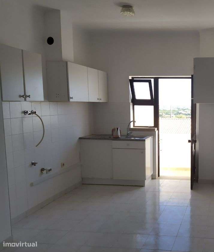 Andar Moradia T2 S/ Mobília Bordeira - Grande imagem: 2/8