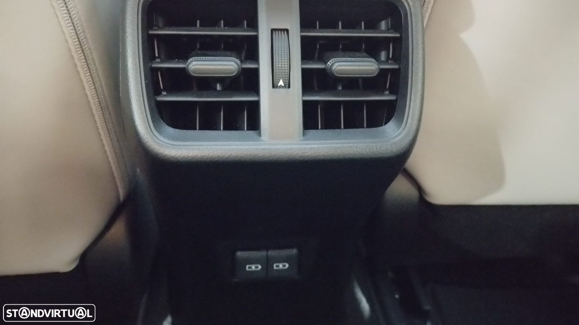 Lexus ux-250h Sport - 31
