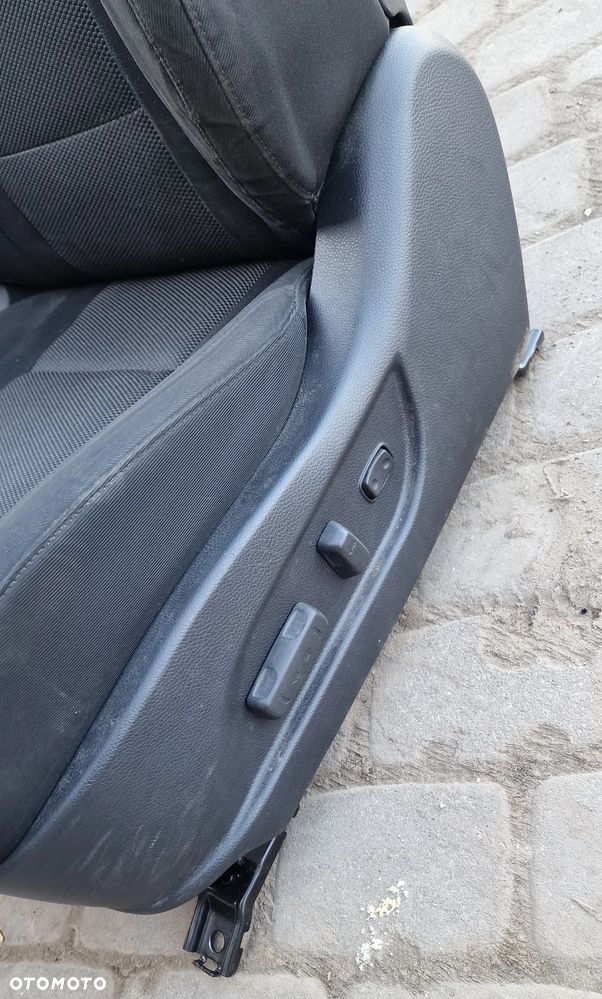 FOTEL PRZÓD PRAWY LEWY ELEKTRYCZNIE GRZANE HYUNDAI i40 - 7