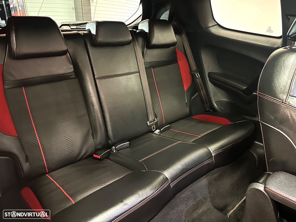 Peugeot 208 GTI 200 THP - 9
