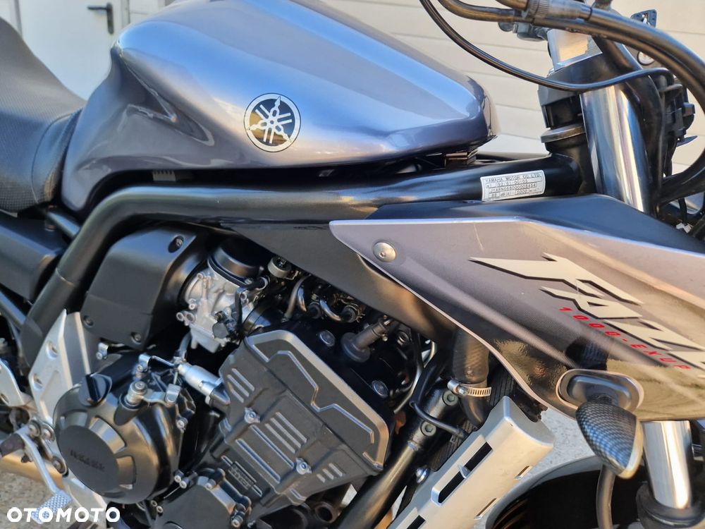 Yamaha FZS - 14
