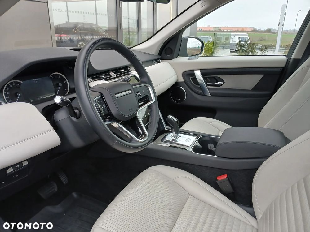 Land Rover Discovery Sport - 8