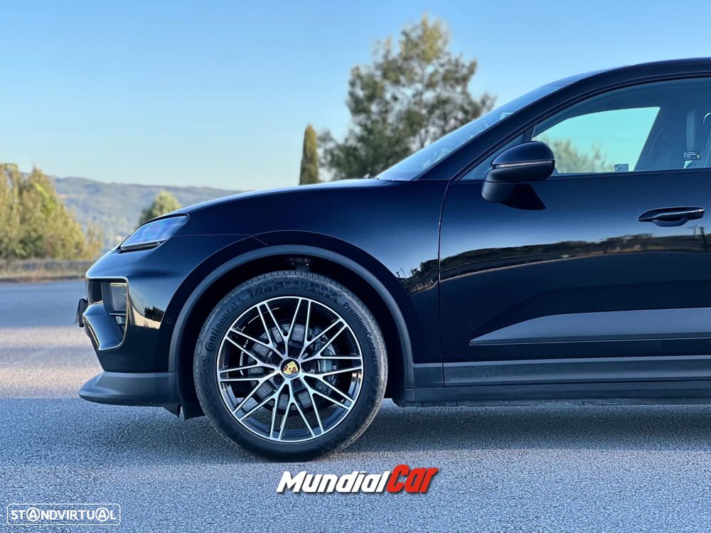Porsche Macan Electric 4 - 16