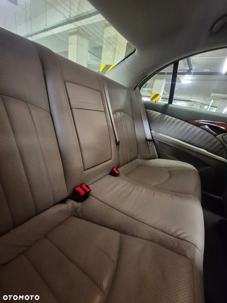 Mercedes-Benz Klasa E 500 4Matic Automatik Elegance - 16