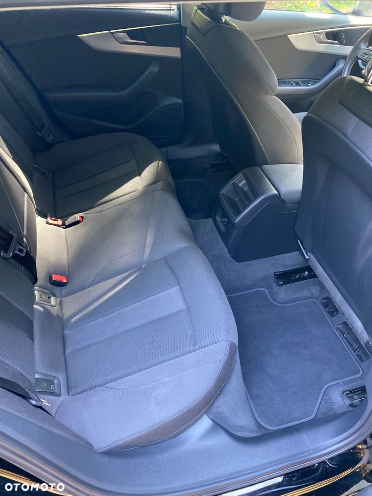 Audi A4 Avant 35 TFSI S tronic - 22