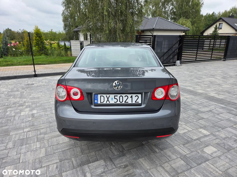 Volkswagen Jetta 2.0 FSI Comfortline - 11