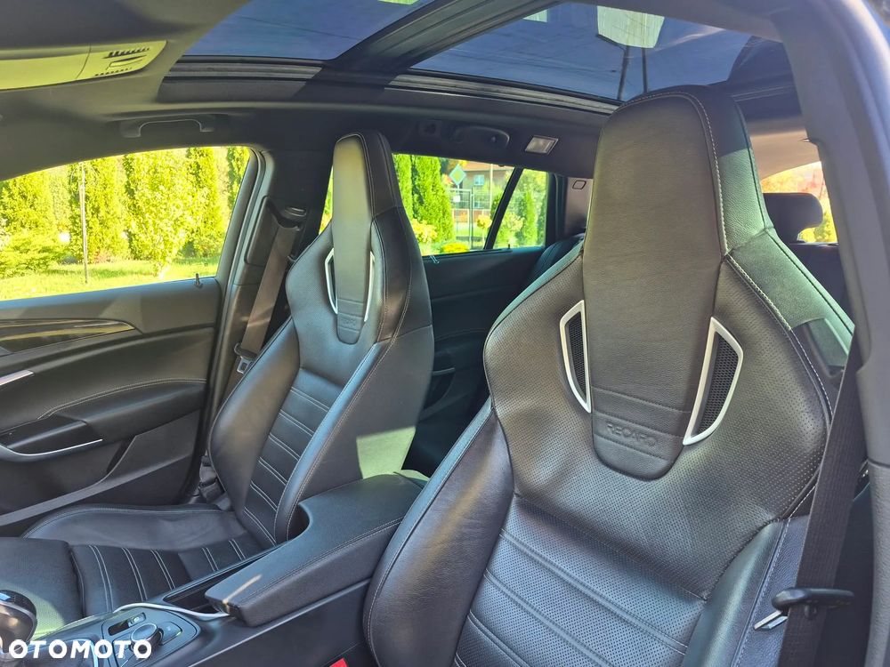 Opel Insignia - 18