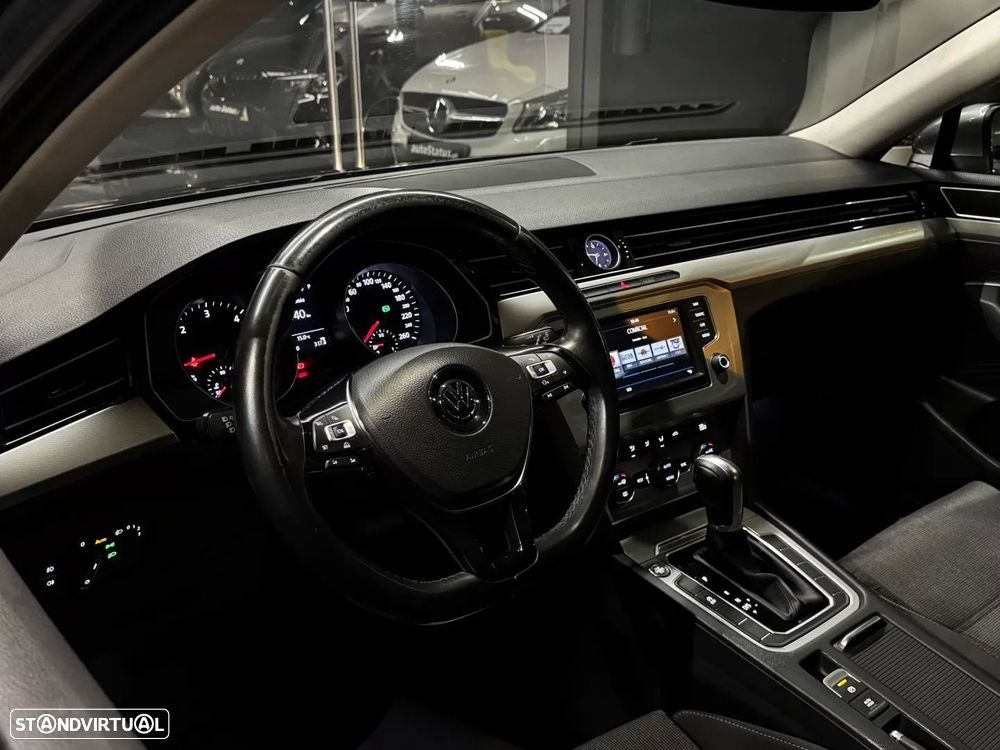 VW Passat Variant 1.6 TDI Confortline DSG - 16