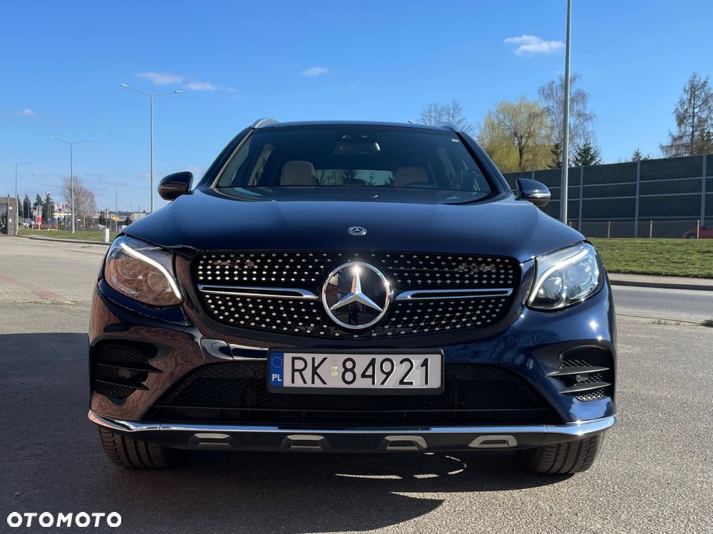 Mercedes-Benz GLC 300 4Matic 9G-TRONIC AMG Line - 2