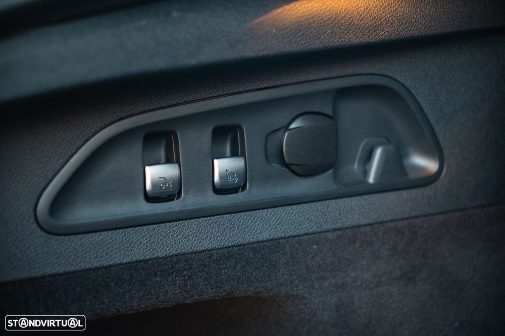 Mercedes-Benz GLC 300 de Coupe 4Matic 9G-TRONIC AMG Line Plus - 53